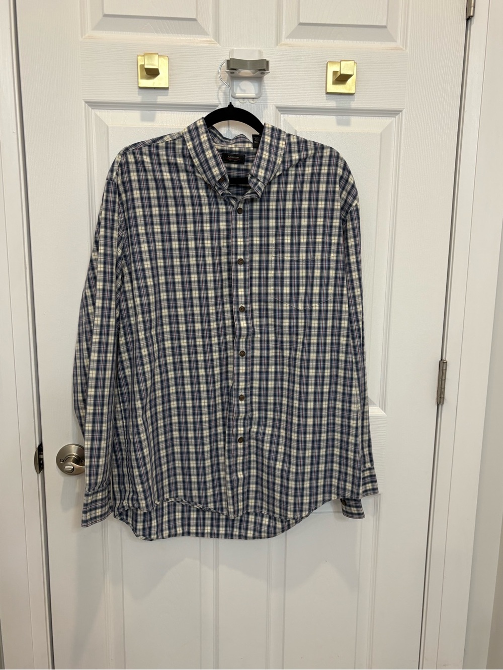 Arrow Men's Blue and White Plaid Button-Up Shirt #1539